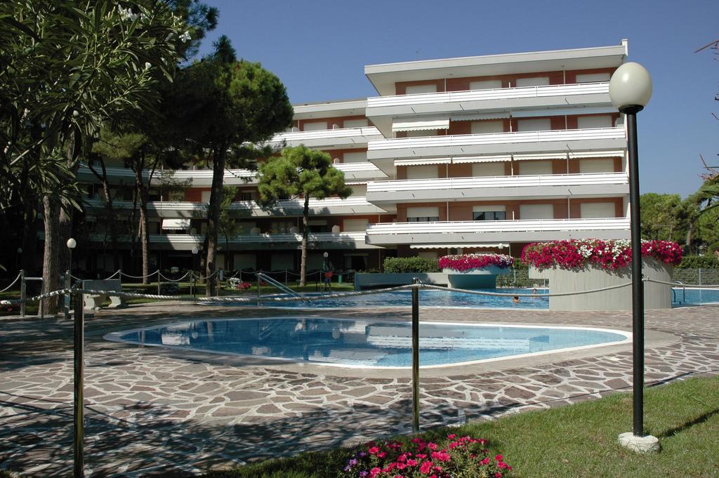 Appartamenti Meridiana Lignano Sabbiadoro Dış mekan fotoğraf